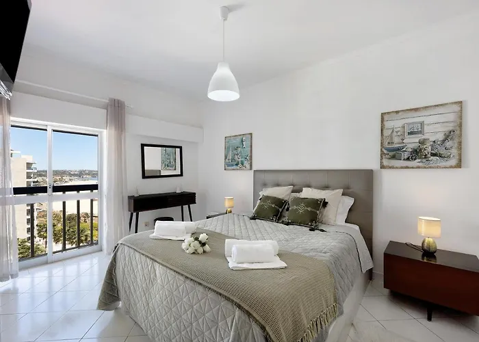 House Paraíso Frente à