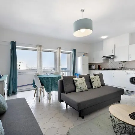 House Paraíso Frente à *